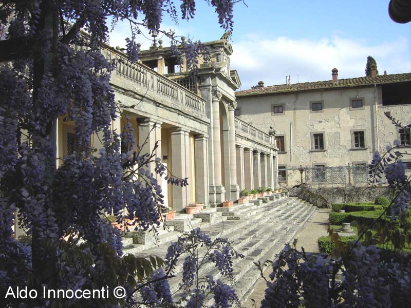 VILLA BELLOSGUARDO CARUSO: LOGGIA E GLICINE